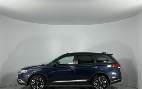 Mitsubishi Outlander III рестайлинг 3, 2021 год, 2 999 999 рублей, 8 фотография