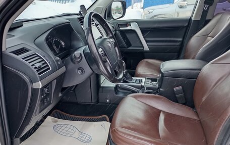 Toyota Land Cruiser Prado 150 рестайлинг 2, 2017 год, 4 440 000 рублей, 9 фотография