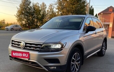 Volkswagen Tiguan II, 2020 год, 2 700 000 рублей, 2 фотография