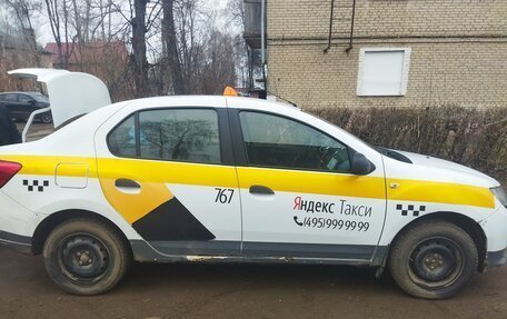 Renault Logan II, 2016 год, 450 000 рублей, 2 фотография