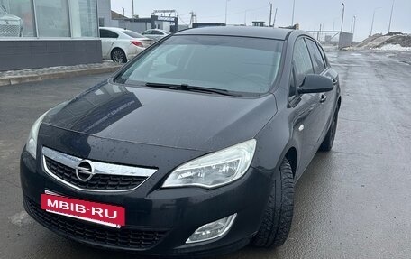 Opel Astra J, 2012 год, 710 000 рублей, 2 фотография