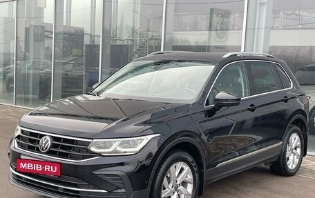 Volkswagen Tiguan II, 2021 год, 3 750 000 рублей, 3 фотография