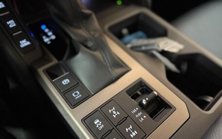 Toyota Land Cruiser Prado, 2024 год, 10 150 000 рублей, 33 фотография