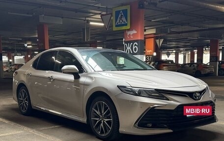 Toyota Camry, 2023 год, 3 800 000 рублей, 2 фотография