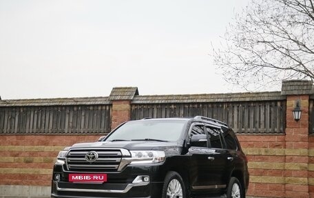 Toyota Land Cruiser 200, 2016 год, 6 199 999 рублей, 3 фотография