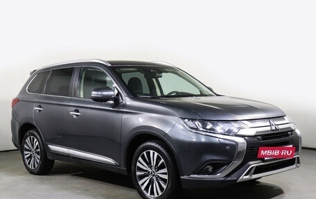 Mitsubishi Outlander III рестайлинг 3, 2019 год, 2 497 000 рублей, 3 фотография