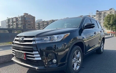 Toyota Highlander III, 2021 год, 2 860 000 рублей, 1 фотография