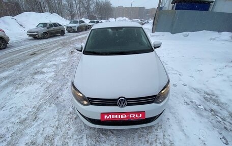 Volkswagen Polo VI (EU Market), 2011 год, 700 000 рублей, 2 фотография