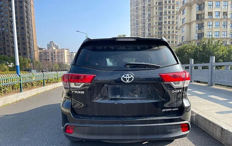 Toyota Highlander III, 2021 год, 2 860 000 рублей, 10 фотография