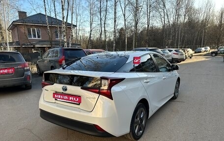 Toyota Prius IV XW50, 2019 год, 2 640 000 рублей, 4 фотография