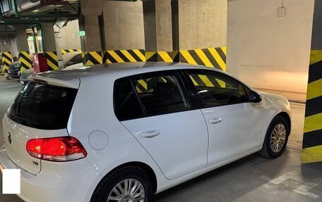 Volkswagen Golf VI, 2012 год, 900 000 рублей, 2 фотография