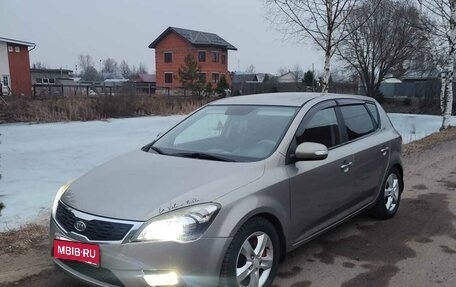 KIA cee'd I рестайлинг, 2010 год, 850 000 рублей, 7 фотография