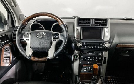 Toyota Land Cruiser Prado 150 рестайлинг 2, 2011 год, 2 557 000 рублей, 12 фотография