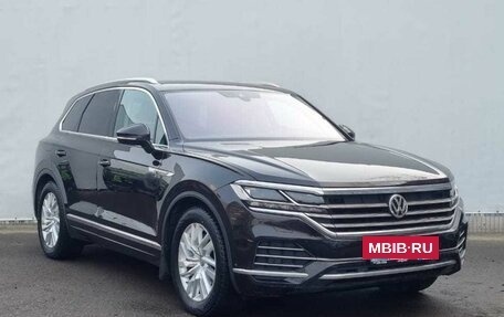 Volkswagen Touareg III, 2019 год, 4 850 000 рублей, 3 фотография