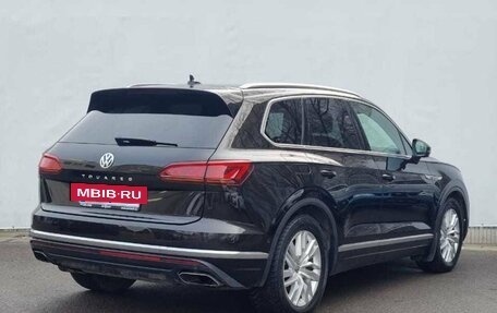 Volkswagen Touareg III, 2019 год, 4 850 000 рублей, 5 фотография