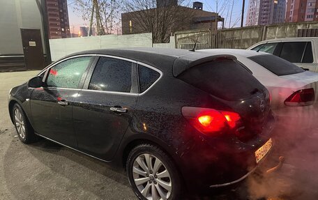 Opel Astra J, 2013 год, 700 000 рублей, 3 фотография