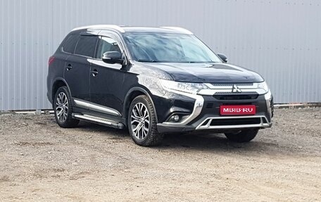 Mitsubishi Outlander III рестайлинг 3, 2018 год, 2 190 000 рублей, 1 фотография