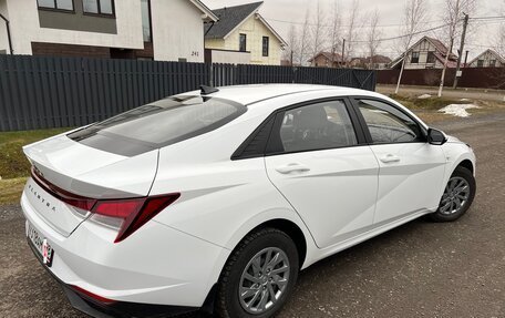 Hyundai Elantra, 2021 год, 1 990 000 рублей, 2 фотография