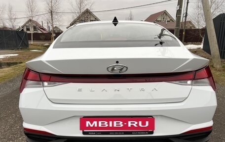 Hyundai Elantra, 2021 год, 1 990 000 рублей, 8 фотография