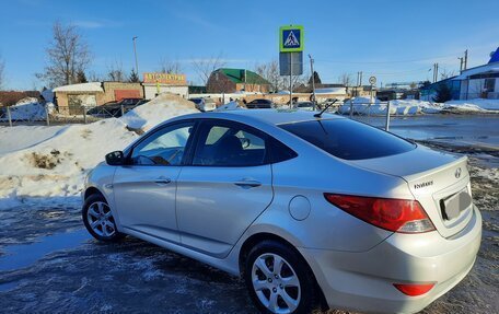 Hyundai Solaris II рестайлинг, 2011 год, 660 000 рублей, 2 фотография