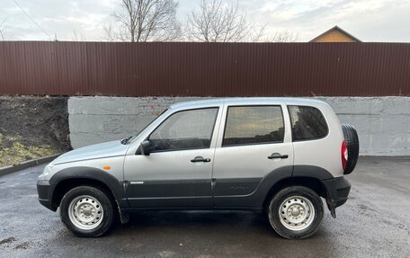 Chevrolet Niva I рестайлинг, 2011 год, 595 000 рублей, 2 фотография