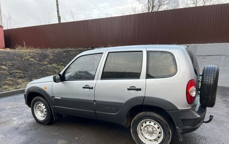 Chevrolet Niva I рестайлинг, 2011 год, 595 000 рублей, 3 фотография