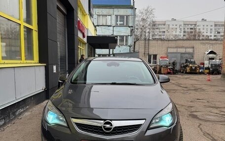 Opel Astra J, 2011 год, 720 000 рублей, 1 фотография