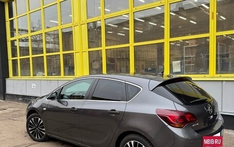 Opel Astra J, 2011 год, 720 000 рублей, 2 фотография