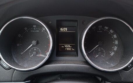 Skoda Yeti I рестайлинг, 2012 год, 759 000 рублей, 13 фотография