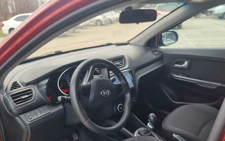 KIA Rio III рестайлинг, 2013 год, 880 000 рублей, 10 фотография