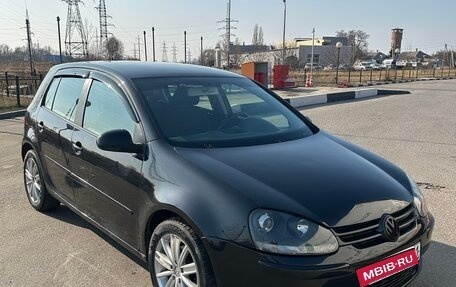 Volkswagen Golf V, 2004 год, 600 000 рублей, 2 фотография