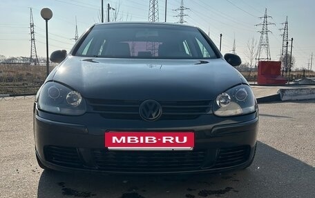 Volkswagen Golf V, 2004 год, 600 000 рублей, 3 фотография