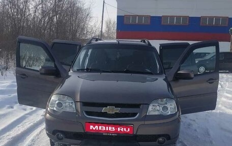 Chevrolet Niva I рестайлинг, 2015 год, 800 000 рублей, 4 фотография