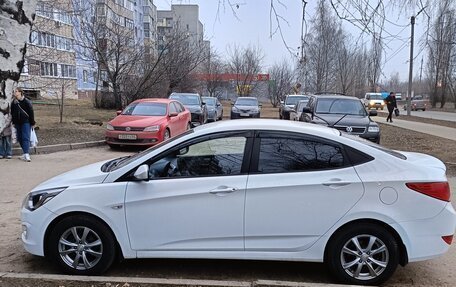 Hyundai Solaris II рестайлинг, 2015 год, 1 250 000 рублей, 9 фотография