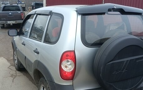 Chevrolet Niva I рестайлинг, 2011 год, 550 000 рублей, 3 фотография