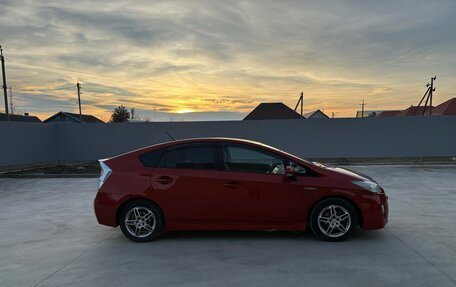 Toyota Prius, 2010 год, 950 000 рублей, 2 фотография