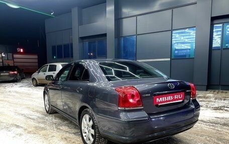 Toyota Avensis III рестайлинг, 2005 год, 830 000 рублей, 5 фотография