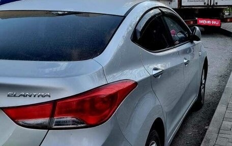 Hyundai Elantra V, 2012 год, 950 000 рублей, 2 фотография