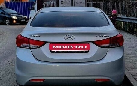 Hyundai Elantra V, 2012 год, 950 000 рублей, 9 фотография