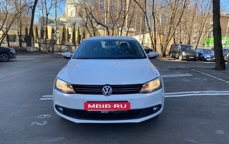 Volkswagen Jetta VI, 2013 год, 1 000 000 рублей, 2 фотография