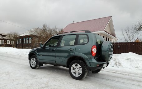 Chevrolet Niva I рестайлинг, 2013 год, 715 000 рублей, 21 фотография