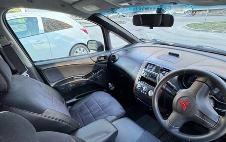 Mitsubishi Colt VI рестайлинг, 2003 год, 450 000 рублей, 8 фотография