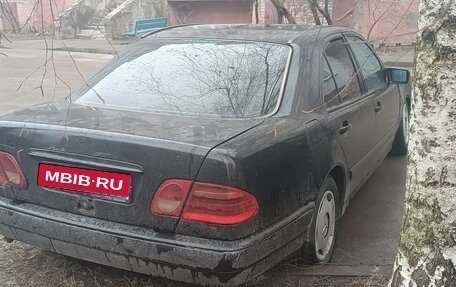 Mercedes-Benz E-Класс, 1996 год, 185 000 рублей, 1 фотография