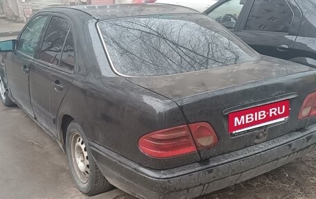 Mercedes-Benz E-Класс, 1996 год, 185 000 рублей, 3 фотография