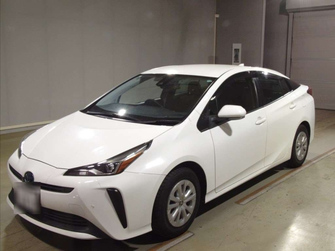 Toyota Prius IV XW50, 2021 год, 2 513 000 рублей, 1 фотография