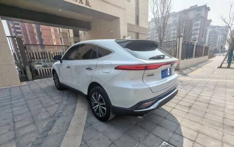 Toyota Harrier, 2022 год, 3 050 000 рублей, 4 фотография