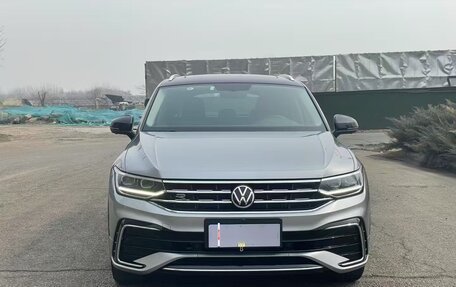 Volkswagen Tiguan II, 2021 год, 2 940 000 рублей, 1 фотография