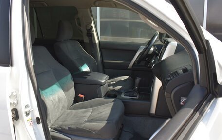 Toyota Land Cruiser Prado 150 рестайлинг 2, 2012 год, 3 230 000 рублей, 8 фотография