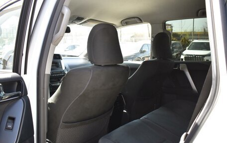 Toyota Land Cruiser Prado 150 рестайлинг 2, 2012 год, 3 230 000 рублей, 11 фотография