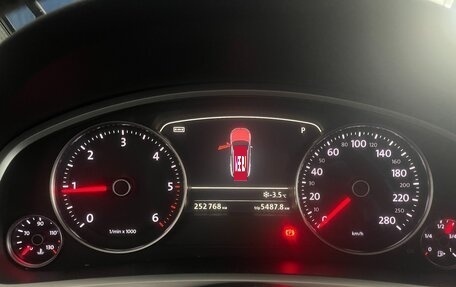 Volkswagen Touareg III, 2013 год, 2 500 000 рублей, 8 фотография
